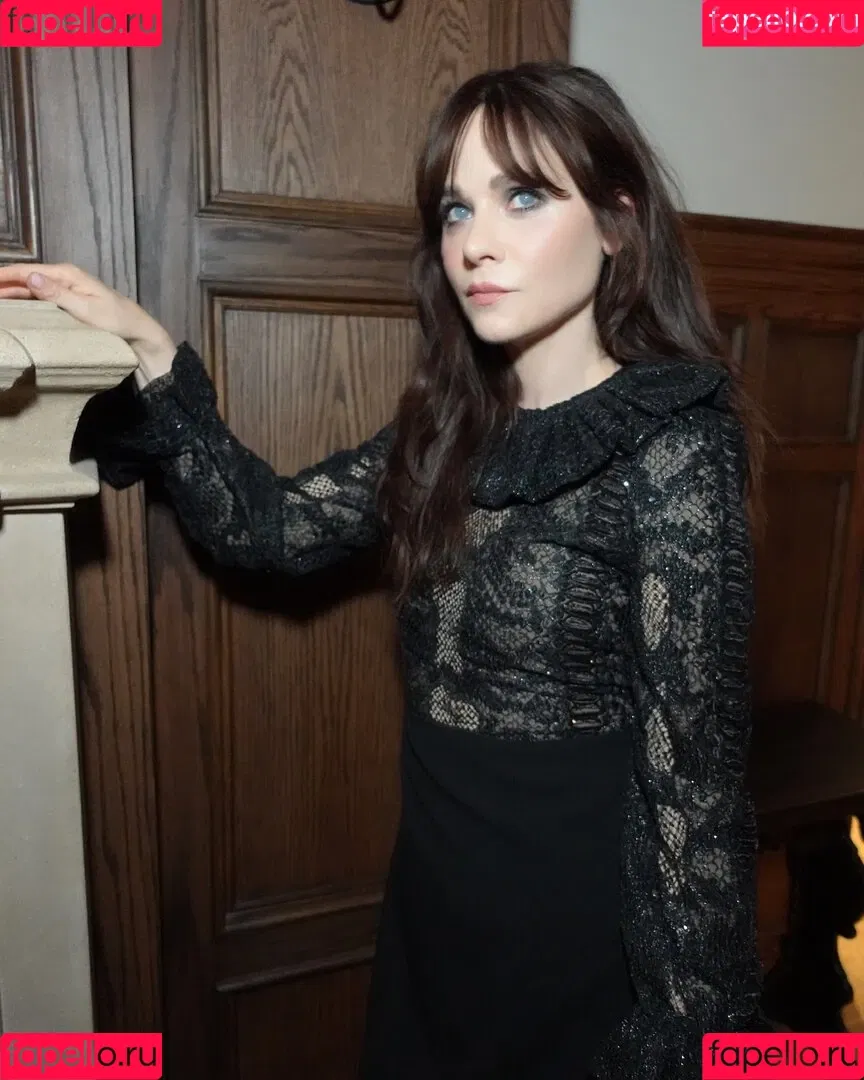 Zooey Deschanel / zooeydeschanel Onlyfans Photo Gallery 