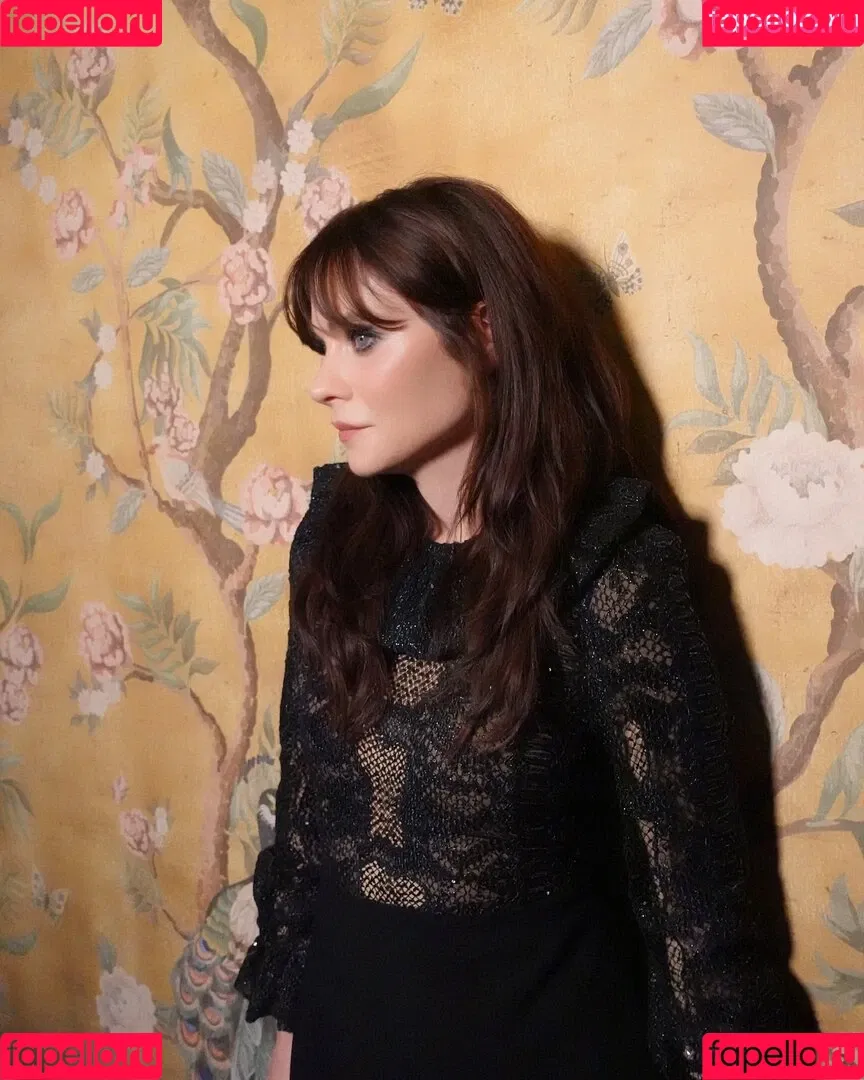 Zooey Deschanel / zooeydeschanel Onlyfans Photo Gallery 
