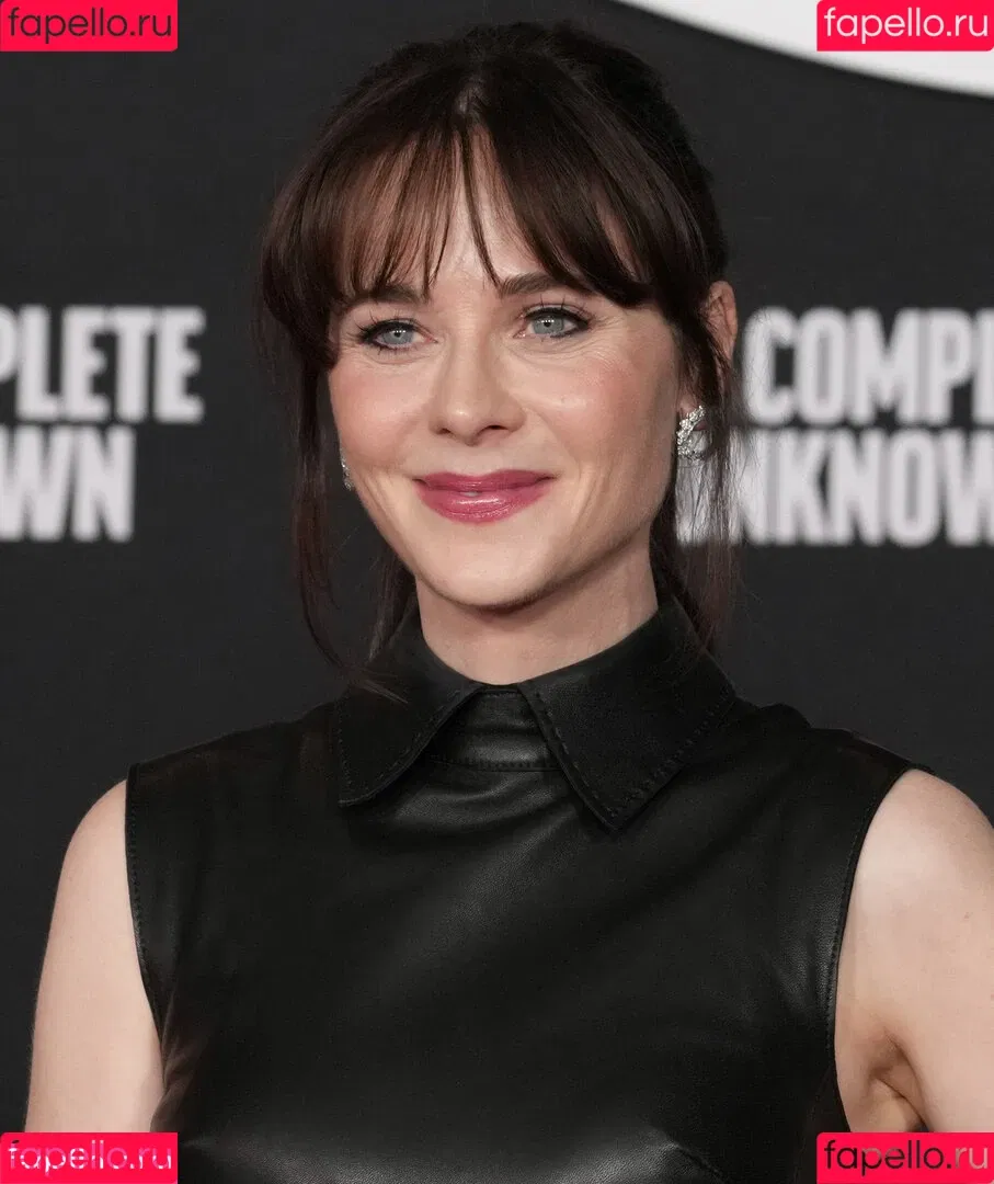 Zooey Deschanel / zooeydeschanel Onlyfans Photo Gallery 