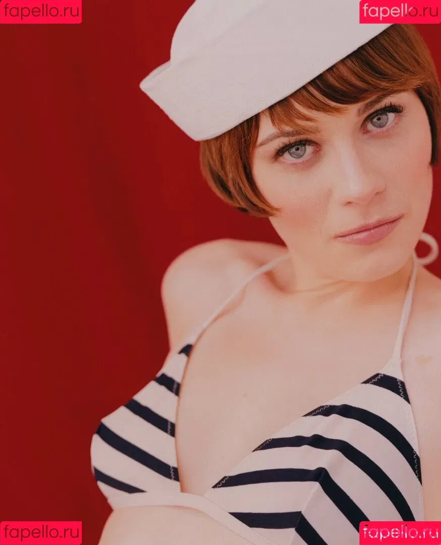 Zooey Deschanel / zooeydeschanel Onlyfans Photo Gallery 