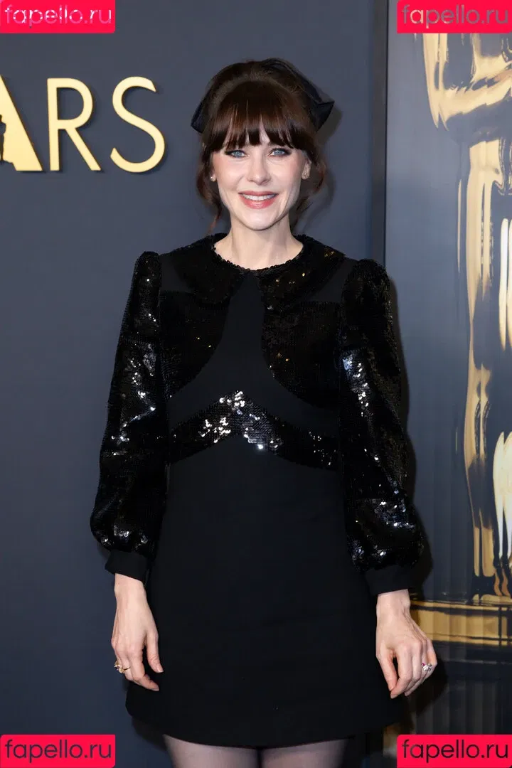 Zooey Deschanel / zooeydeschanel Onlyfans Photo Gallery 