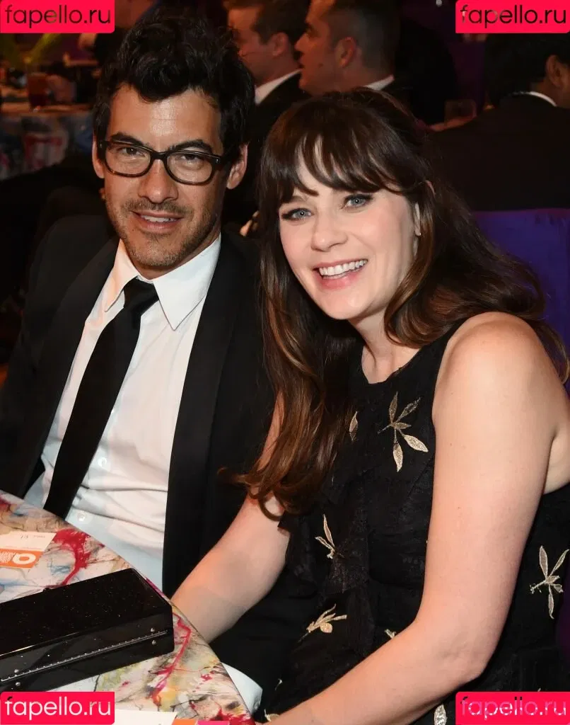 Zooey Deschanel / zooeydeschanel Onlyfans Photo Gallery 
