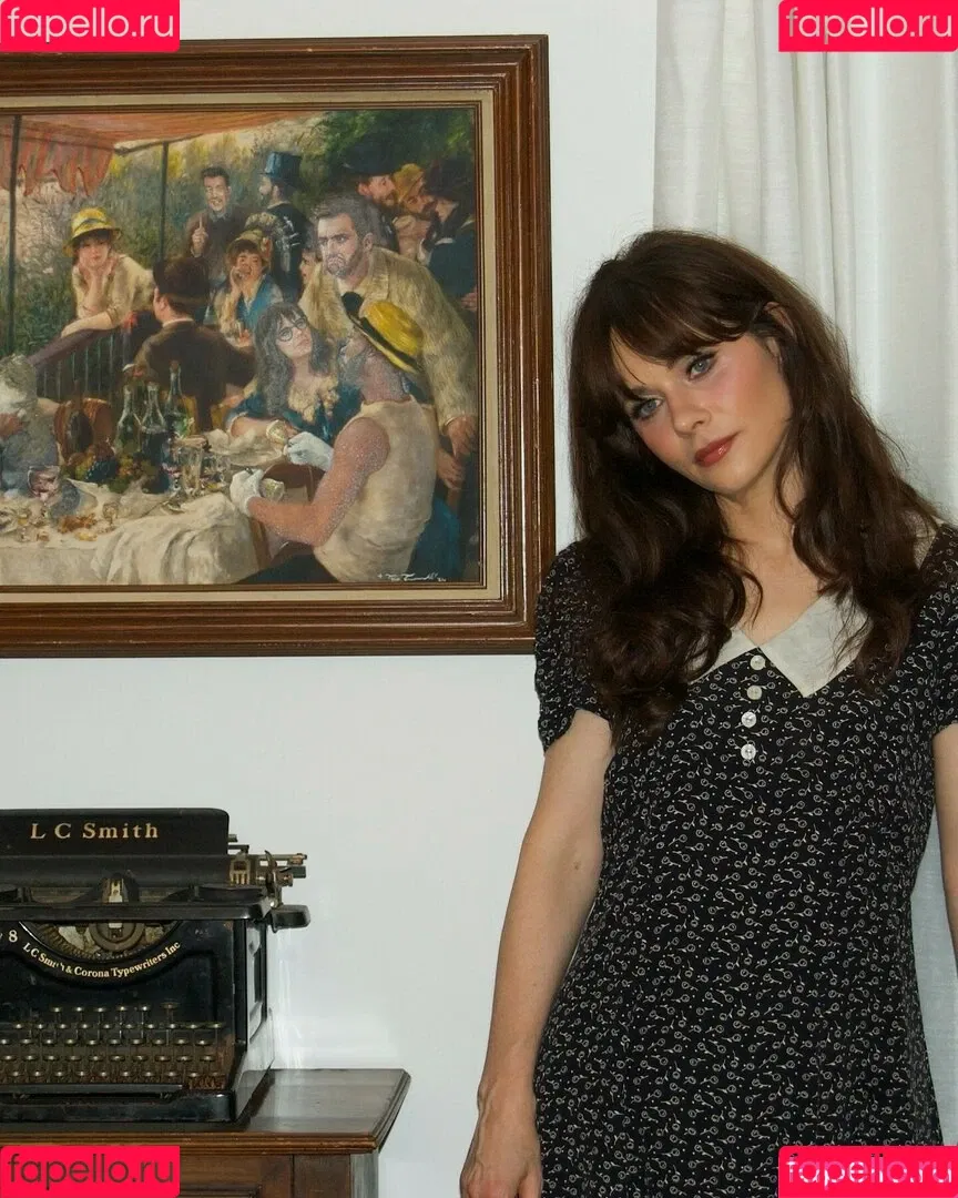 Zooey Deschanel / zooeydeschanel Onlyfans Photo Gallery 