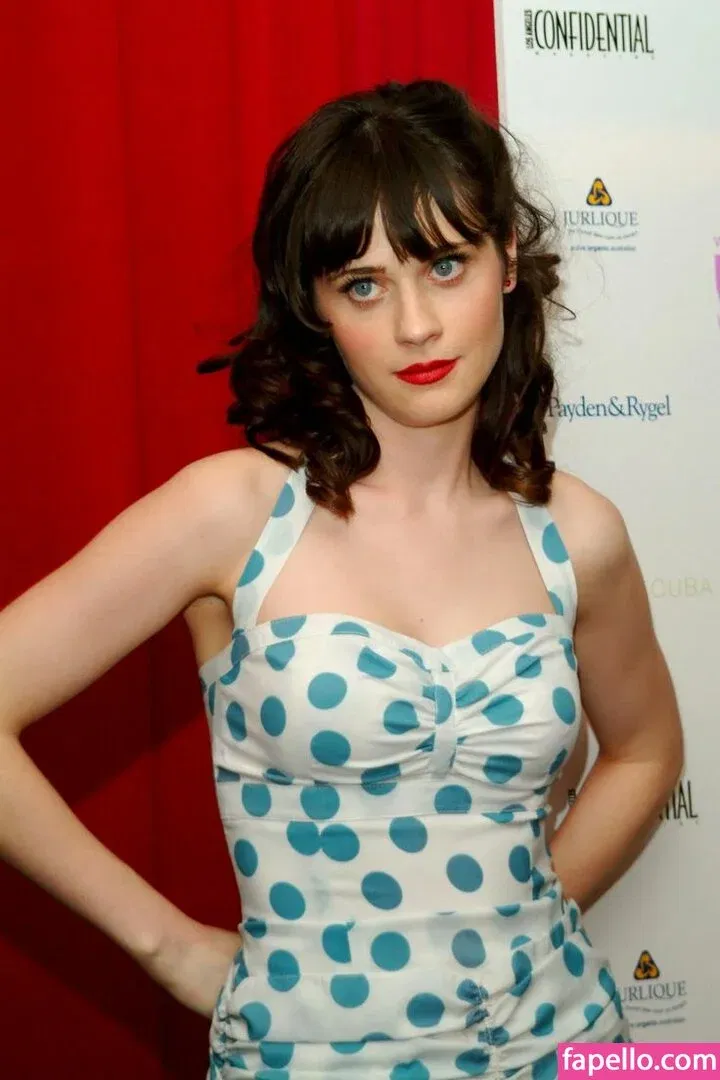 Zooey Deschanel / zooeydeschanel Onlyfans Photo Gallery 