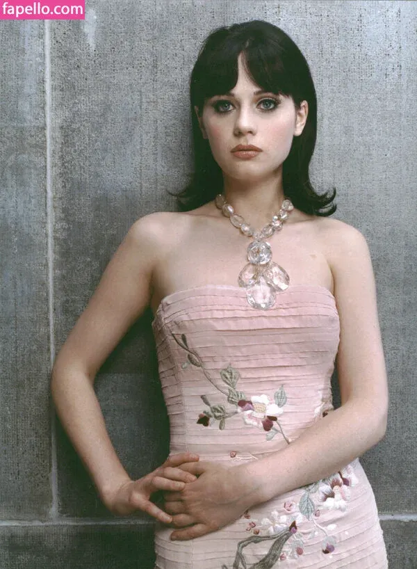 Zooey Deschanel / zooeydeschanel Onlyfans Photo Gallery 