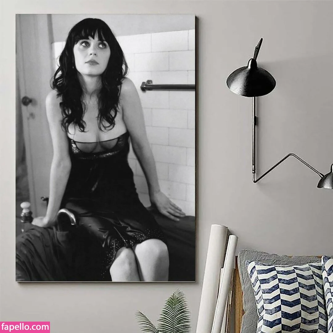 Zooey Deschanel / zooeydeschanel Onlyfans Photo Gallery 