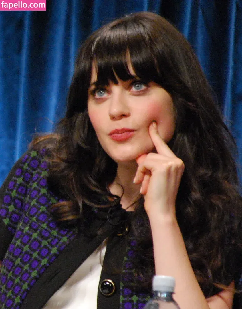 Zooey Deschanel / zooeydeschanel Onlyfans Photo Gallery 