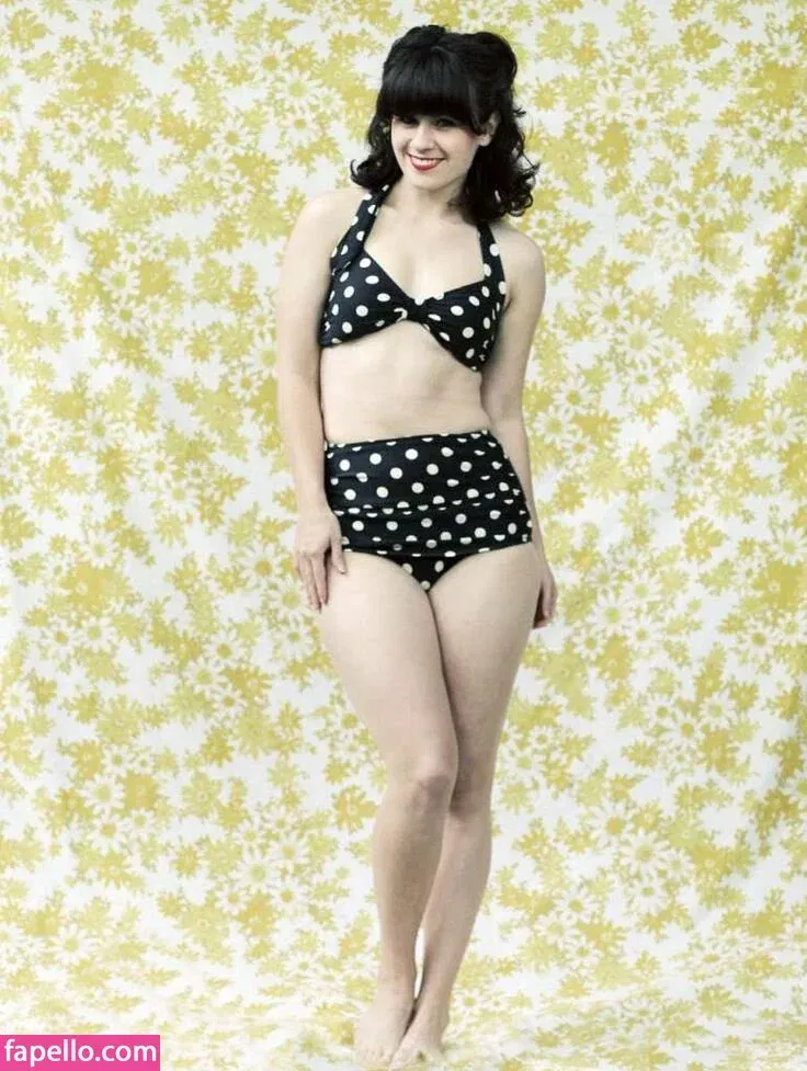 Zooey Deschanel / zooeydeschanel Onlyfans Photo Gallery 