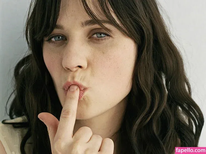 Zooey Deschanel / zooeydeschanel Onlyfans Photo Gallery 
