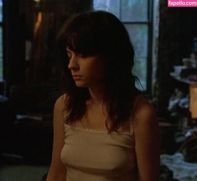 Zooey Deschanel / zooeydeschanel Onlyfans Photo Gallery 