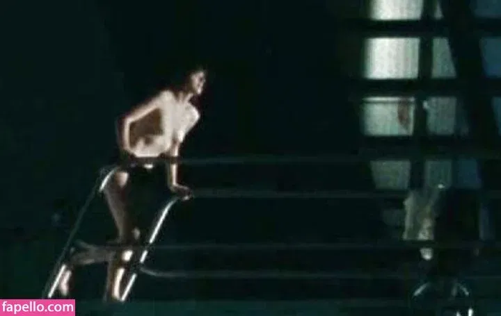 Zooey Deschanel / zooeydeschanel Onlyfans Photo Gallery 