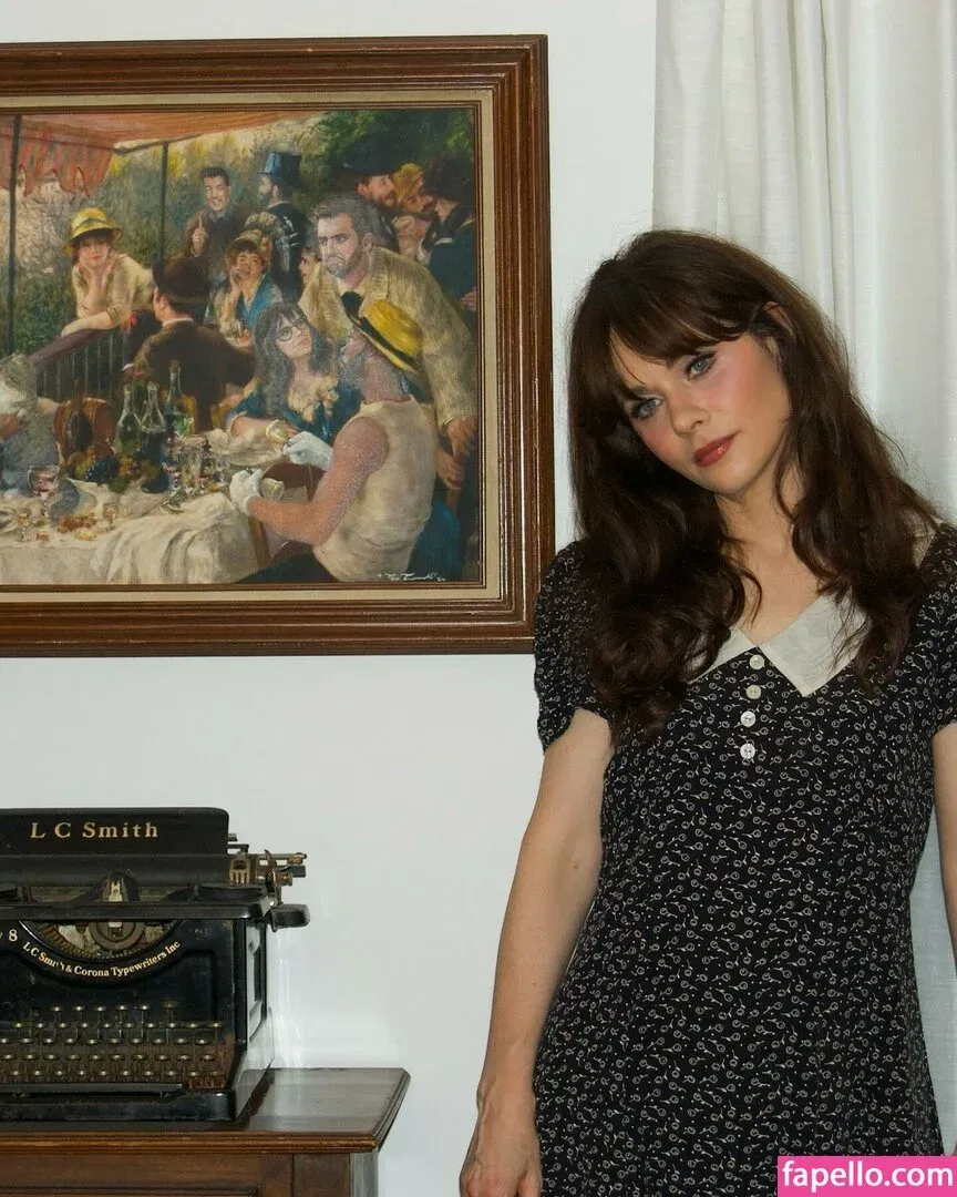 Zooey Deschanel / zooeydeschanel Onlyfans Photo Gallery 