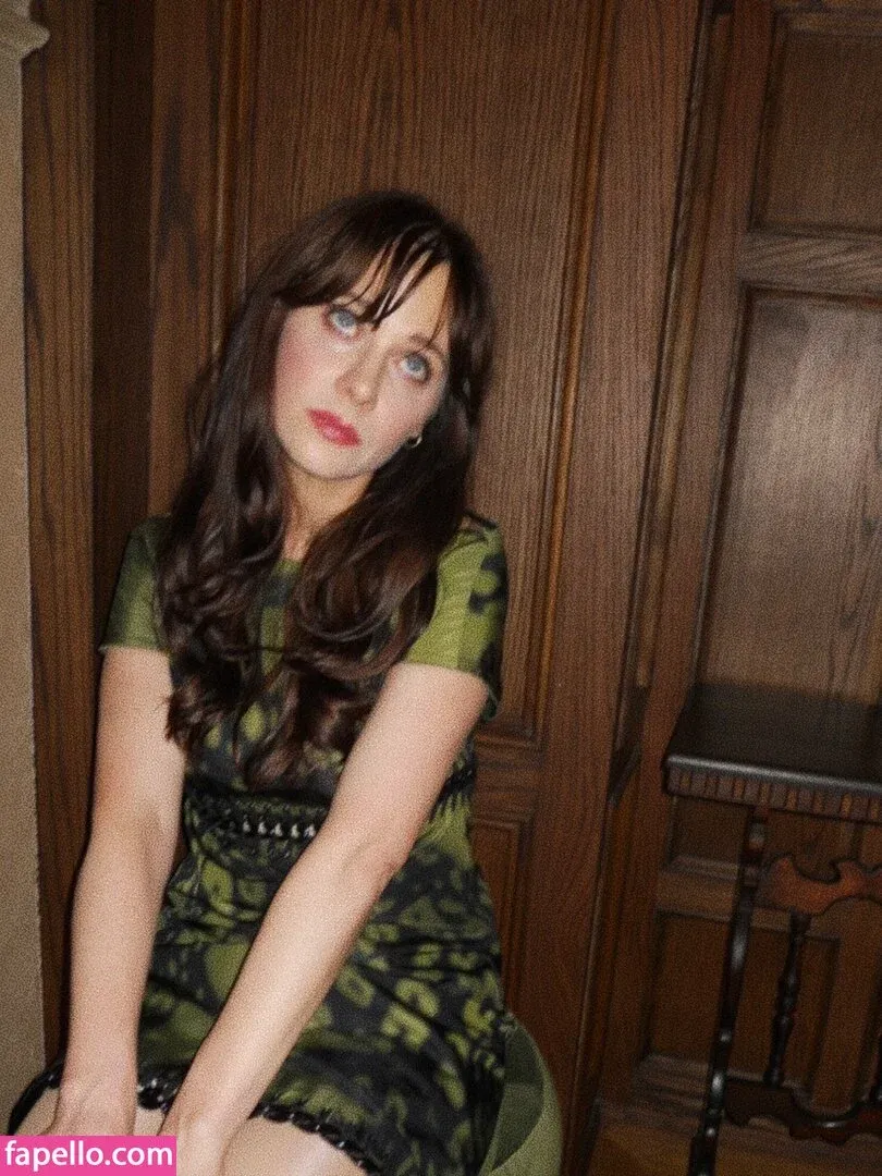 Zooey Deschanel / zooeydeschanel Onlyfans Photo Gallery 