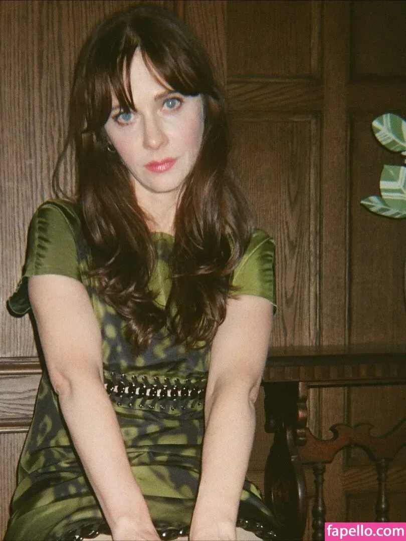 Zooey Deschanel / zooeydeschanel Onlyfans Photo Gallery 