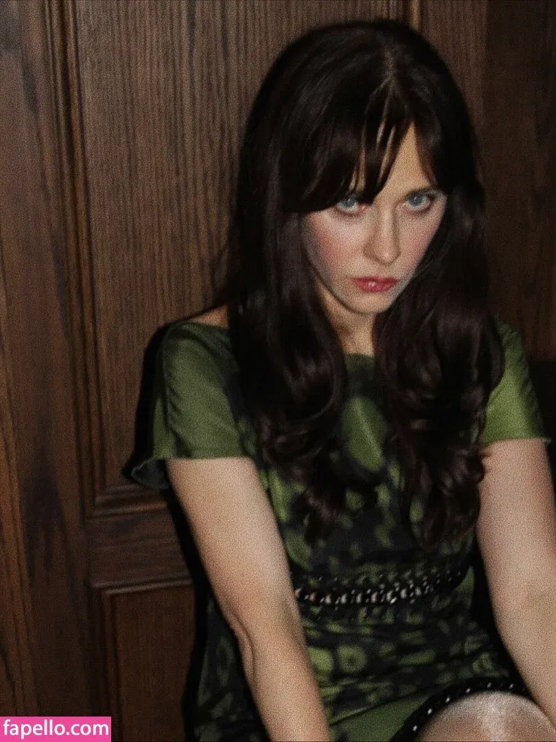 Zooey Deschanel / zooeydeschanel Onlyfans Photo Gallery 
