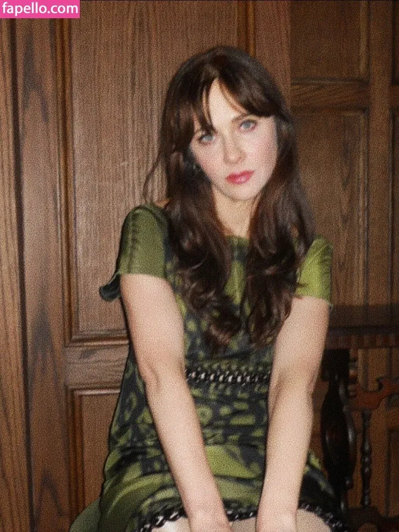 Zooey Deschanel / zooeydeschanel Onlyfans Photo Gallery 
