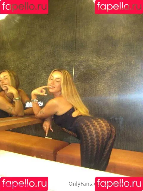 Roxyrose777 / roxy777_ / urislandwifey6969 Onlyfans Photo Gallery 