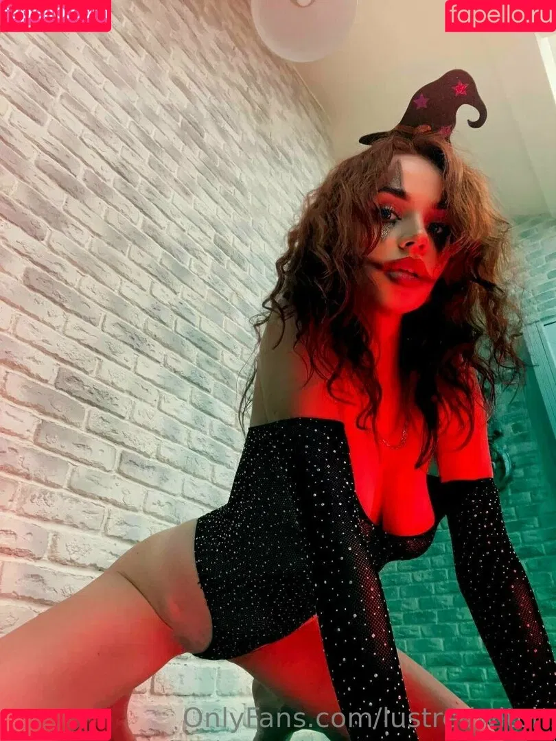 Natalie Lust / itsnatalielust / natalie_lust_ / queenofthen0rth Onlyfans Photo Gallery 