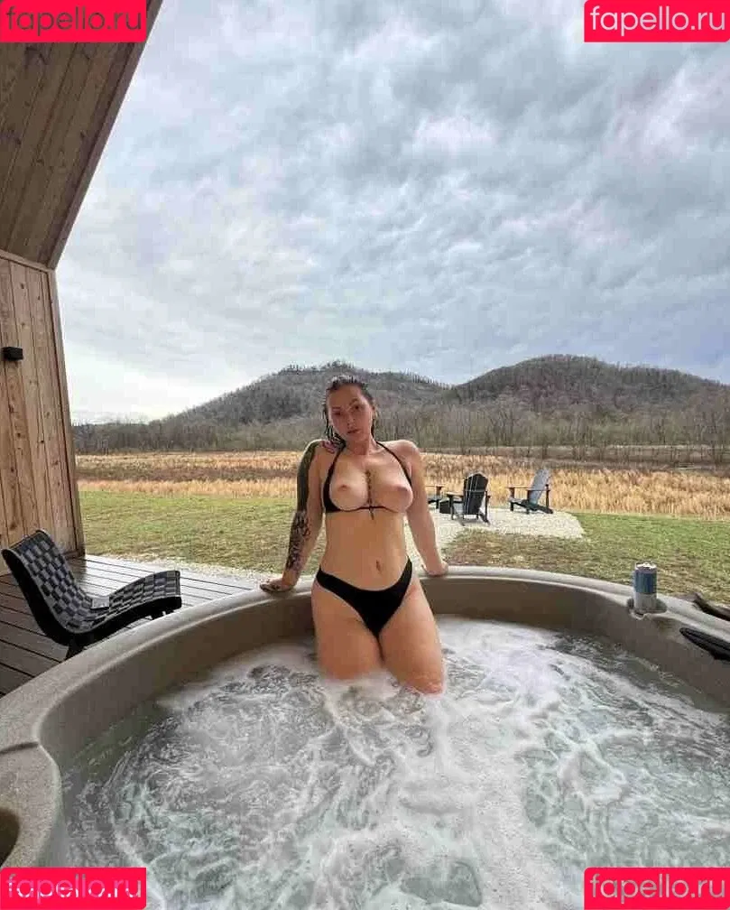 Natalie Lust / itsnatalielust / natalie_lust_ / queenofthen0rth Onlyfans Photo Gallery 