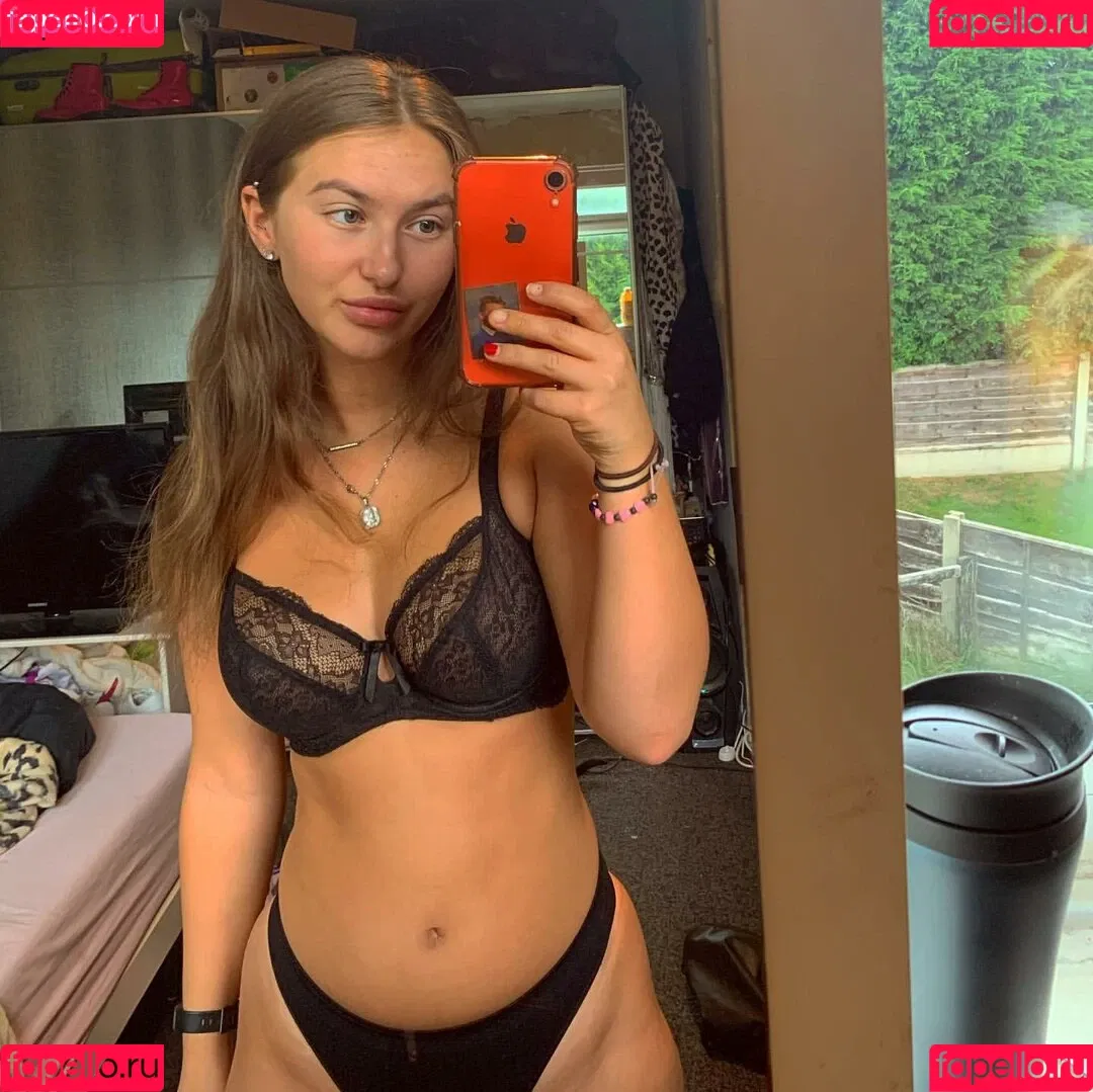 MyProtein / _fitnessbyamee / u157829302 Onlyfans Photo Gallery 