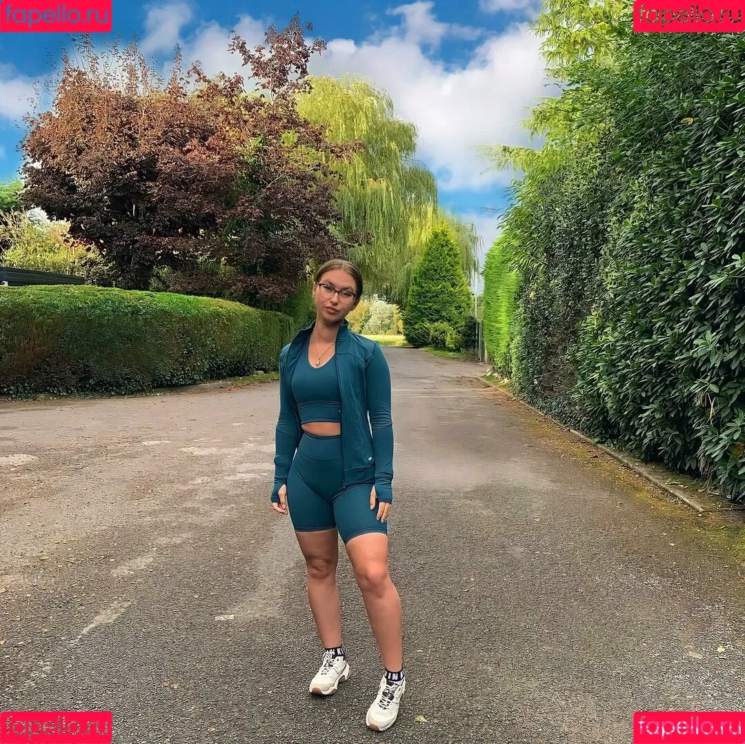 MyProtein / _fitnessbyamee / u157829302 Onlyfans Photo Gallery 
