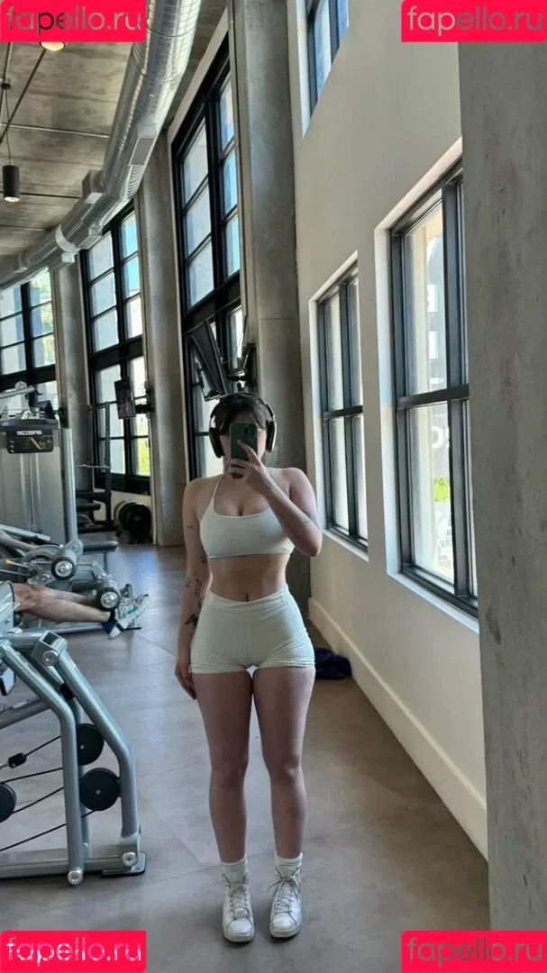 Sophie43 / l3avem3alone / soph8983 / sophia8983 Onlyfans Photo Gallery 