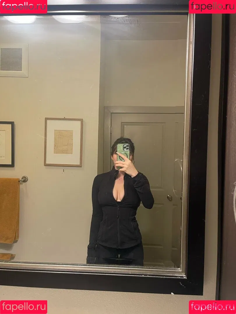 Sophie43 / l3avem3alone / soph8983 / sophia8983 Onlyfans Photo Gallery 