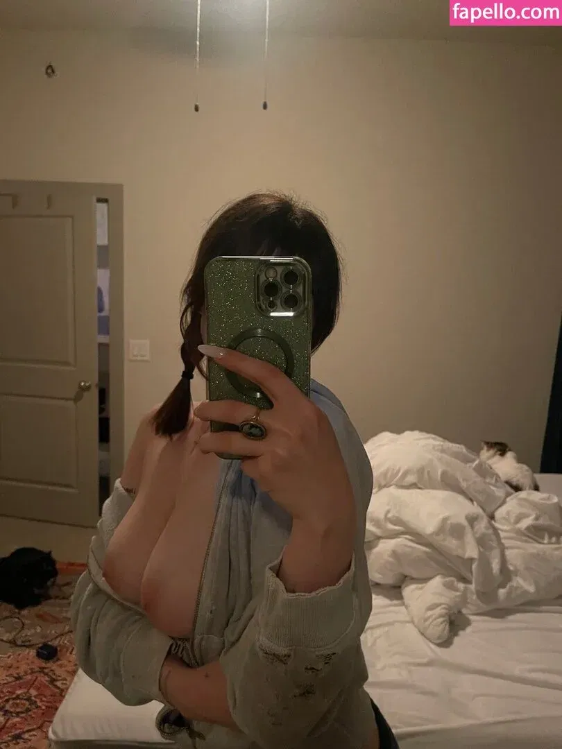 Sophie43 / l3avem3alone / soph8983 / sophia8983 Onlyfans Photo Gallery 