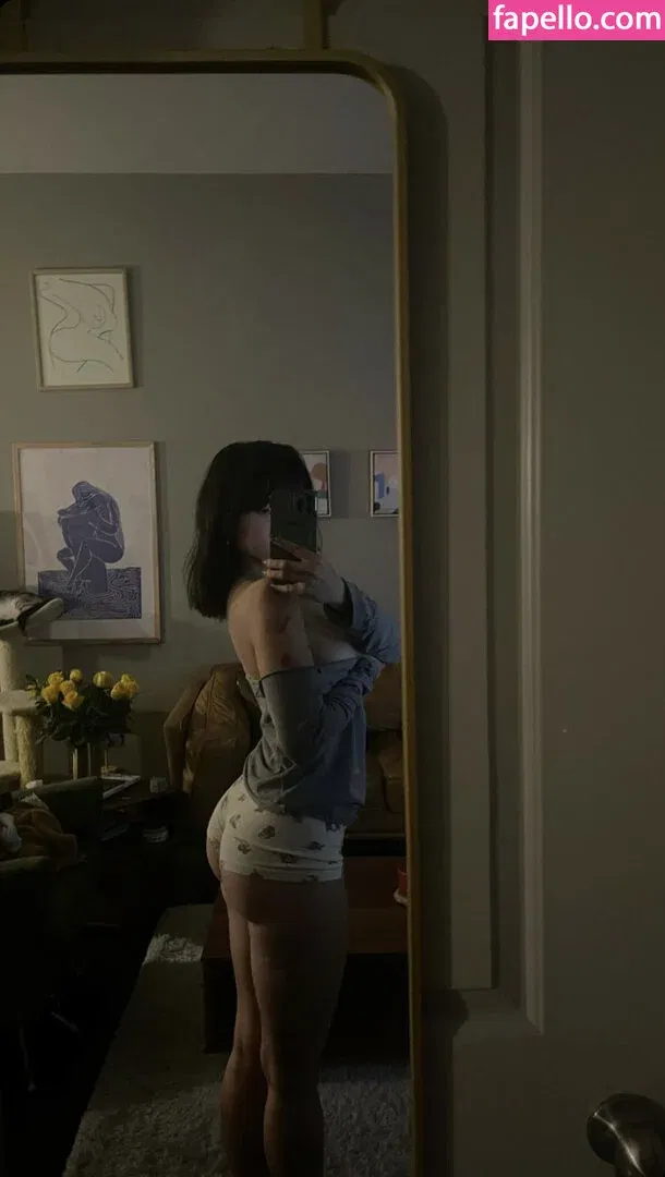 Sophie43 / l3avem3alone / soph8983 / sophia8983 Onlyfans Photo Gallery 