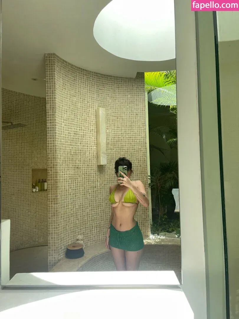 Sophie43 / l3avem3alone / soph8983 / sophia8983 Onlyfans Photo Gallery 