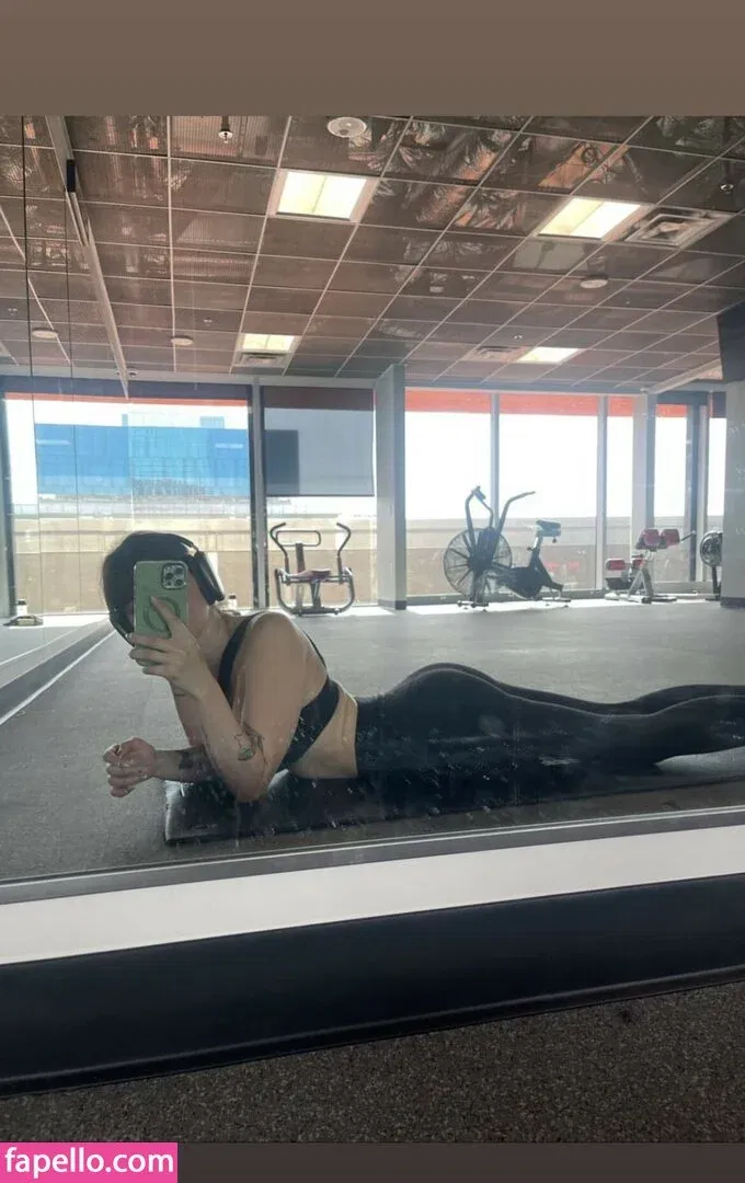 Sophie43 / l3avem3alone / soph8983 / sophia8983 Onlyfans Photo Gallery 