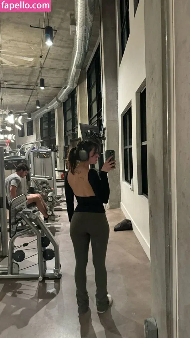 Sophie43 / l3avem3alone / soph8983 / sophia8983 Onlyfans Photo Gallery 