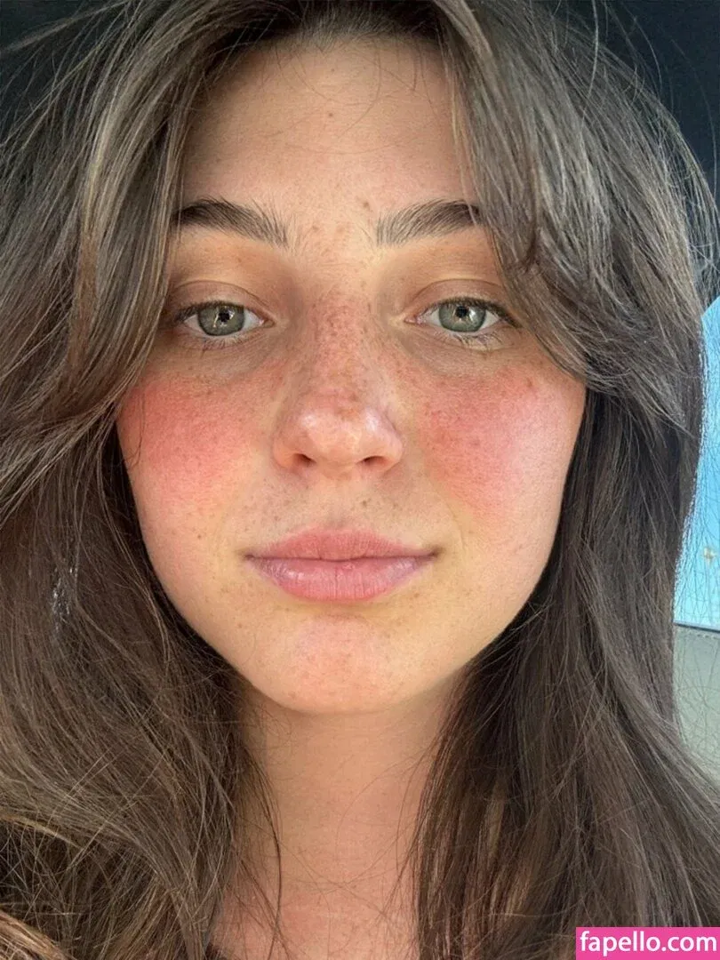 Sophie43 / l3avem3alone / soph8983 / sophia8983 Onlyfans Photo Gallery 