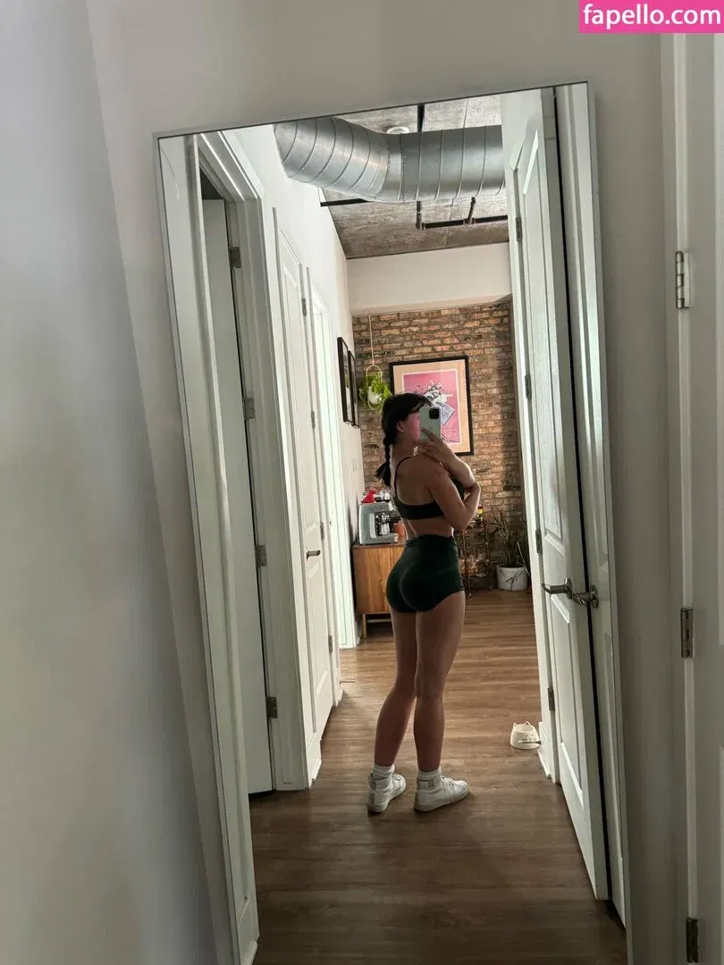 Sophie43 / l3avem3alone / soph8983 / sophia8983 Onlyfans Photo Gallery 