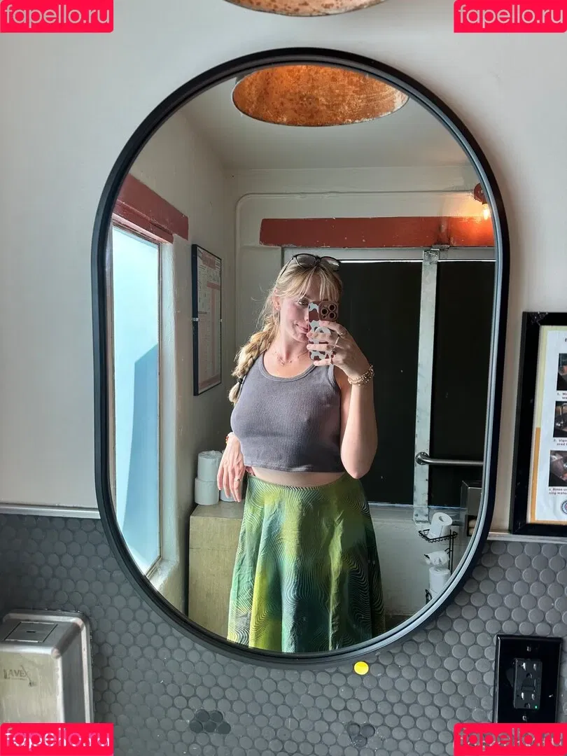 CosmicKitti / cosmickitty._ Onlyfans Photo Gallery 