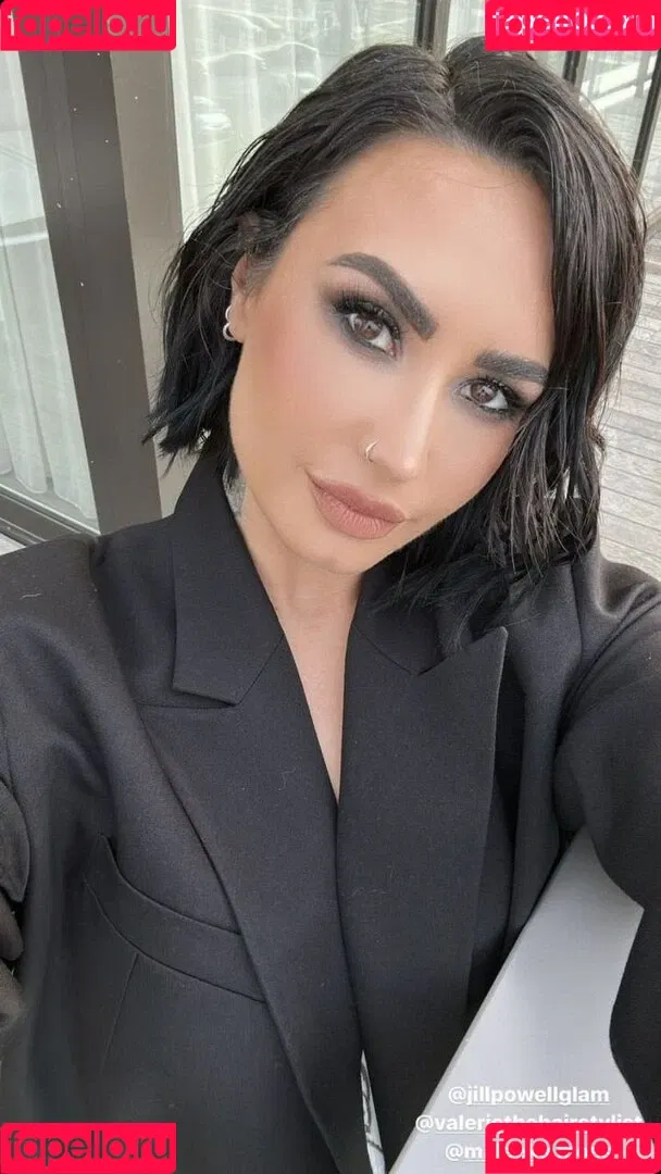 Demi Lovato / ddlovato Onlyfans Photo Gallery 