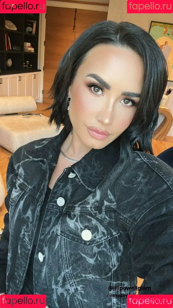 Demi Lovato / ddlovato Onlyfans Photo Gallery 