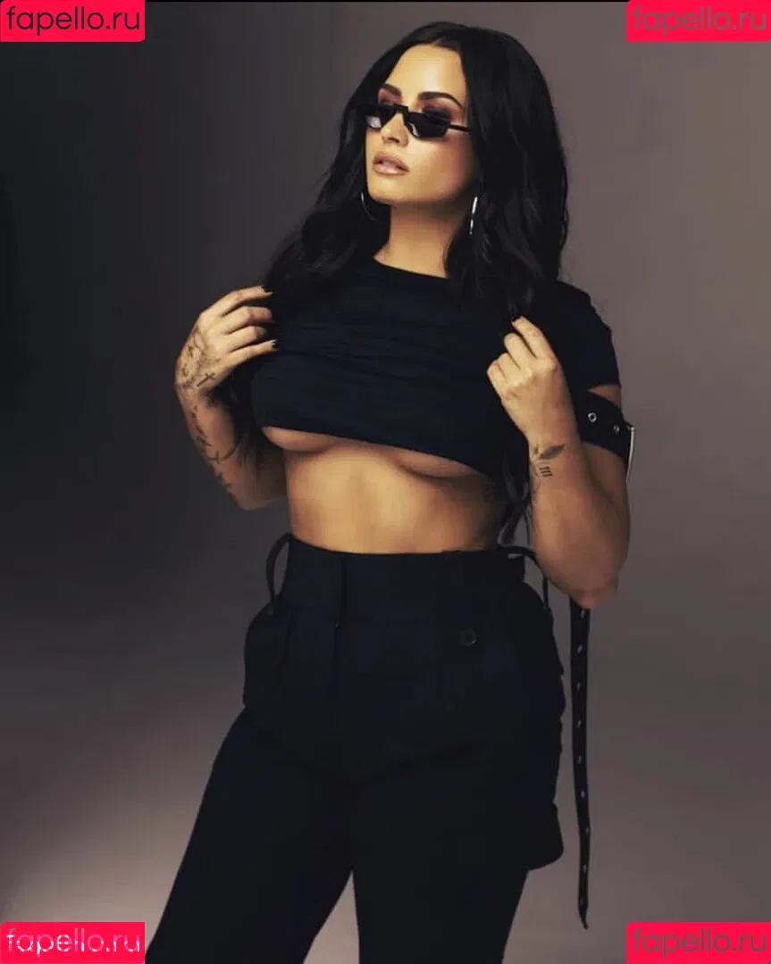 Demi Lovato / ddlovato Onlyfans Photo Gallery 