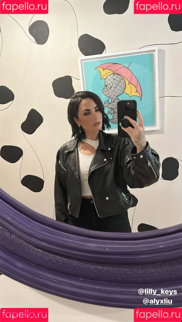 Demi Lovato / ddlovato Onlyfans Photo Gallery 