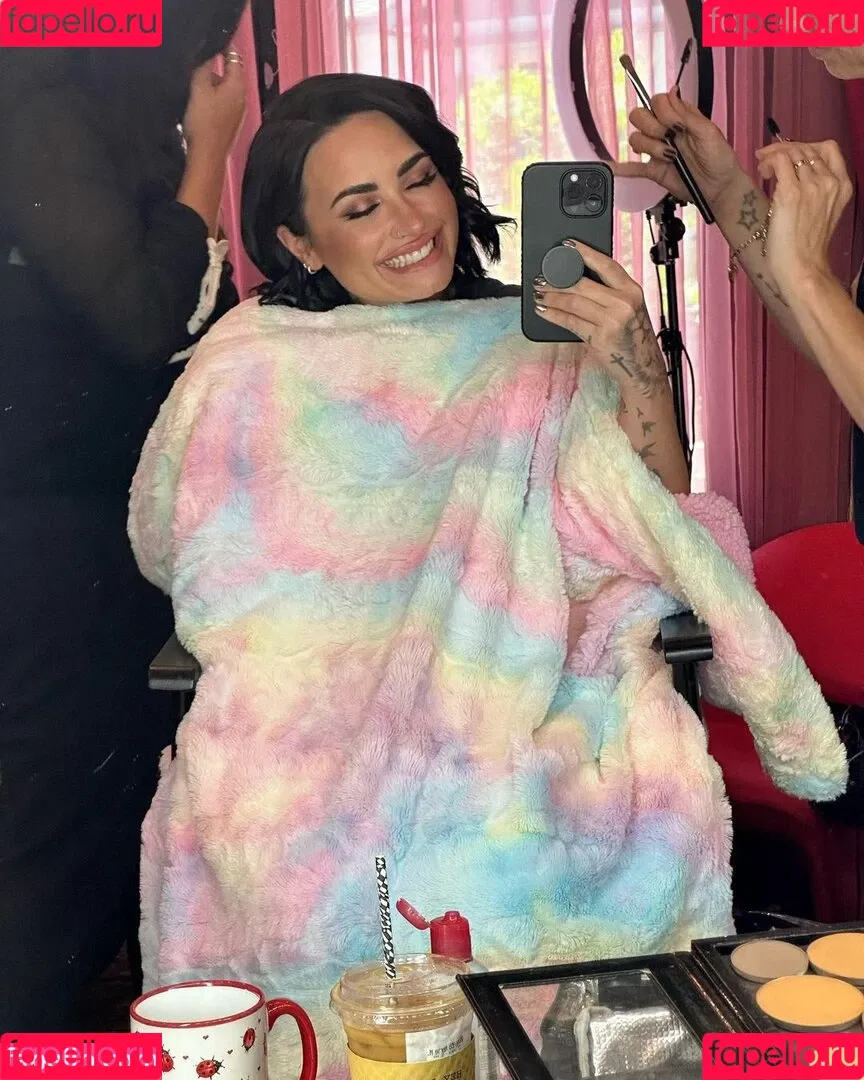 Demi Lovato / ddlovato Onlyfans Photo Gallery 
