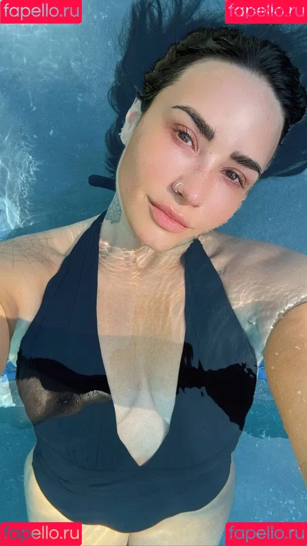 Demi Lovato / ddlovato Onlyfans Photo Gallery 