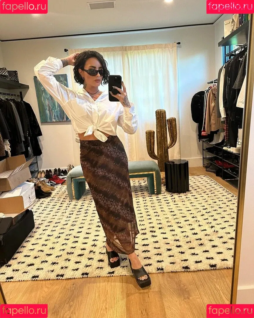 Demi Lovato / ddlovato Onlyfans Photo Gallery 