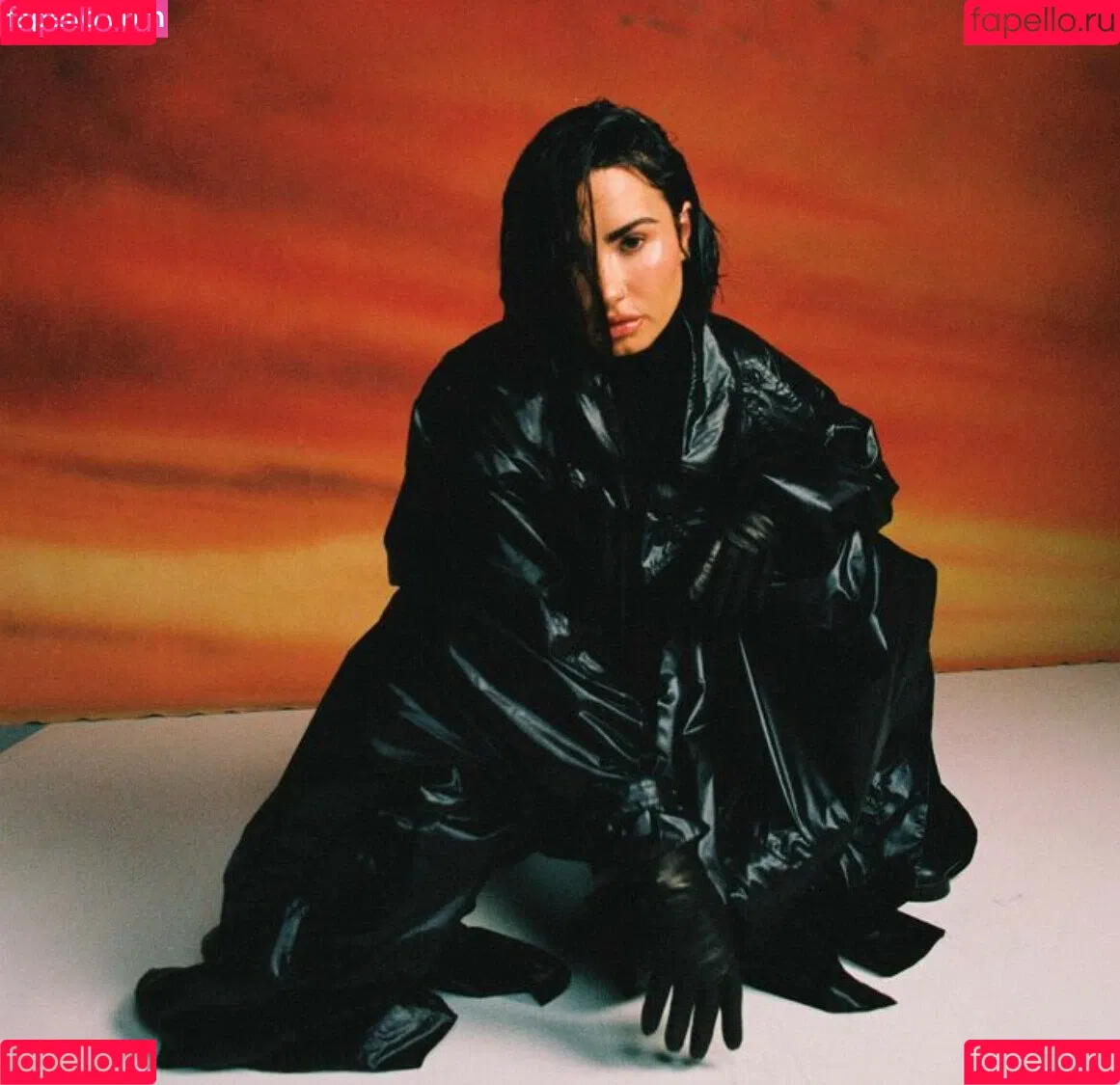 Demi Lovato / ddlovato Onlyfans Photo Gallery 