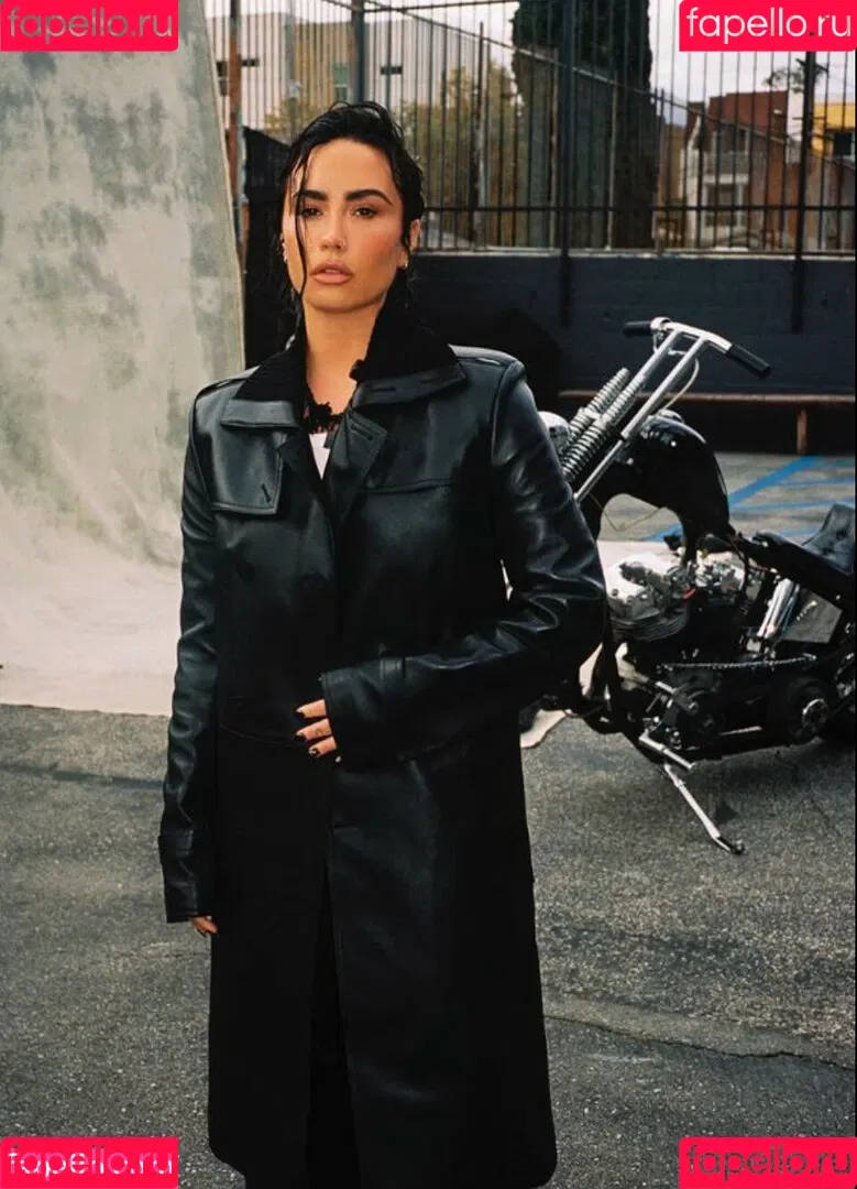 Demi Lovato / ddlovato Onlyfans Photo Gallery 