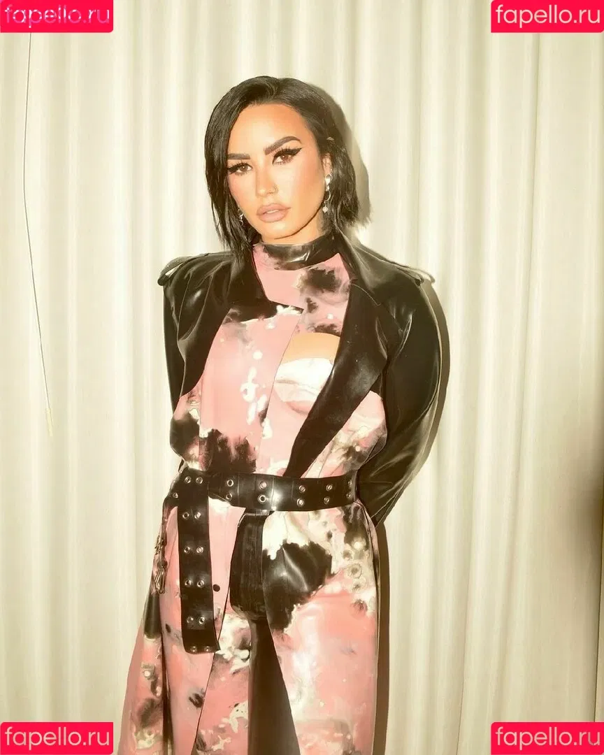 Demi Lovato / ddlovato Onlyfans Photo Gallery 