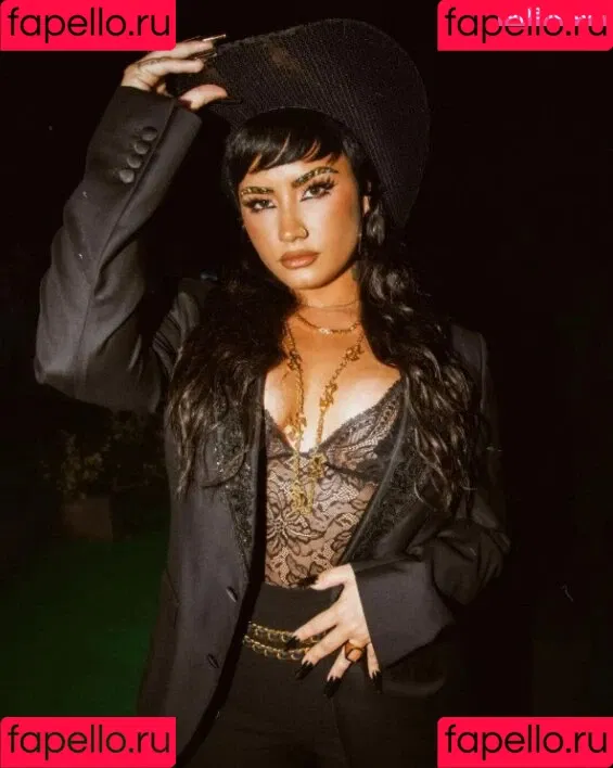 Demi Lovato / ddlovato Onlyfans Photo Gallery 