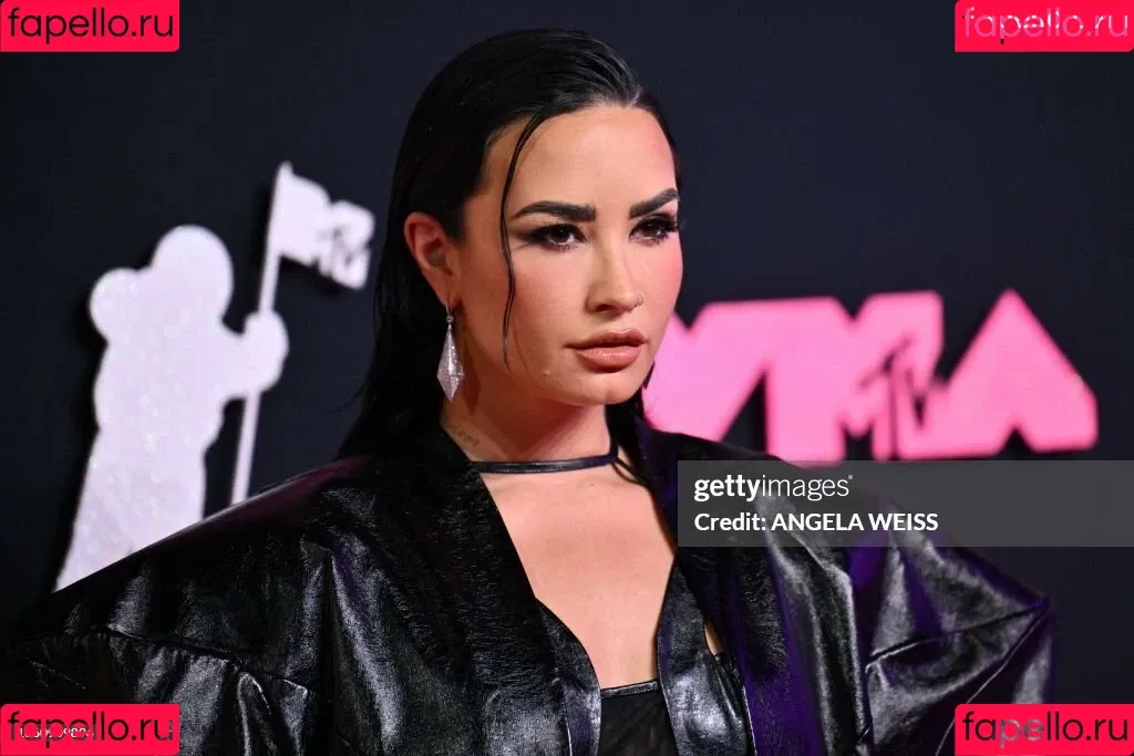 Demi Lovato / ddlovato Onlyfans Photo Gallery 