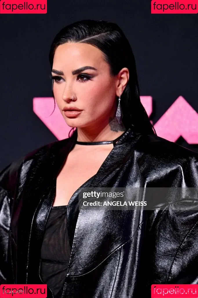 Demi Lovato / ddlovato Onlyfans Photo Gallery 