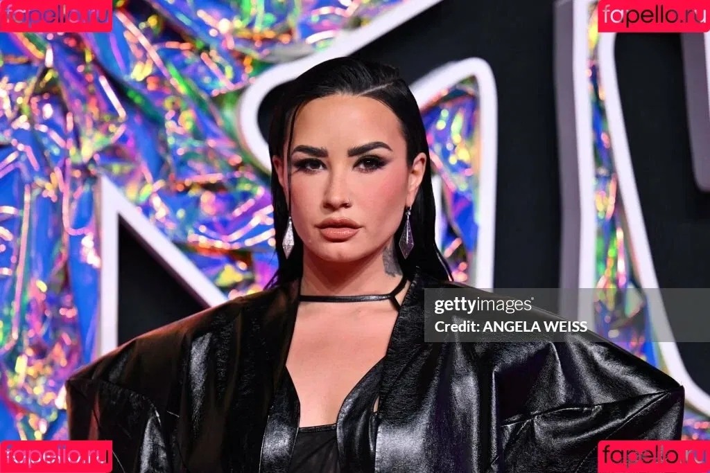 Demi Lovato / ddlovato Onlyfans Photo Gallery 