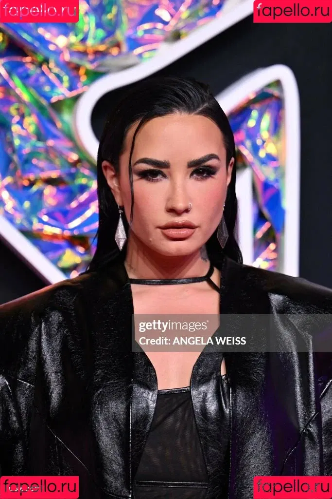 Demi Lovato / ddlovato Onlyfans Photo Gallery 